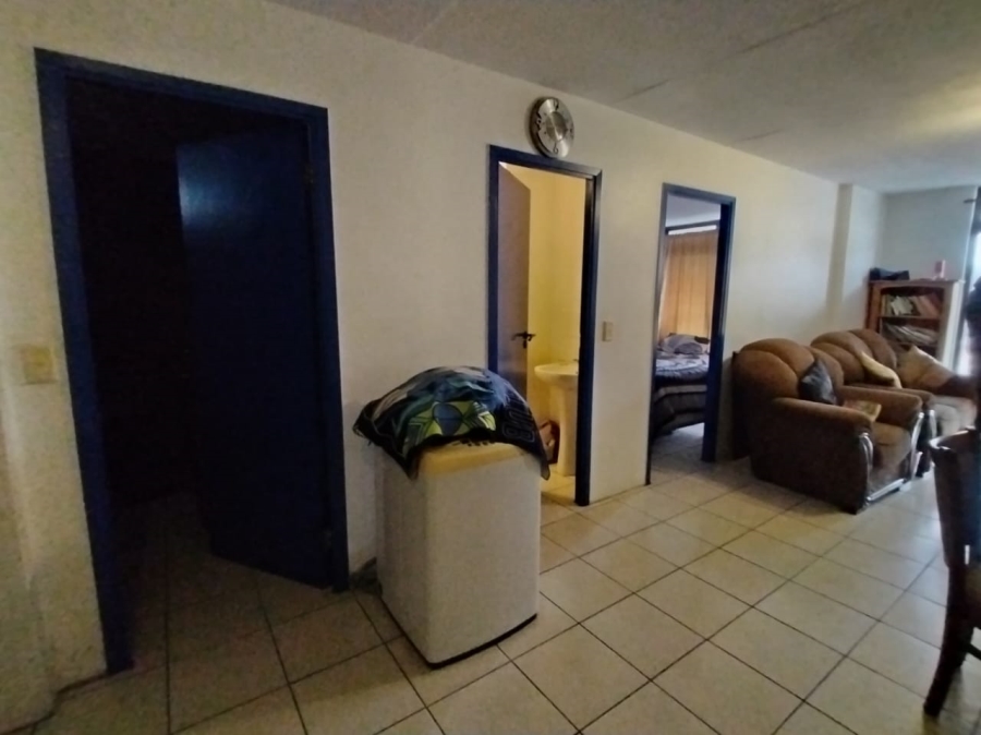 2 Bedroom Property for Sale in Wynberg Upper Western Cape
